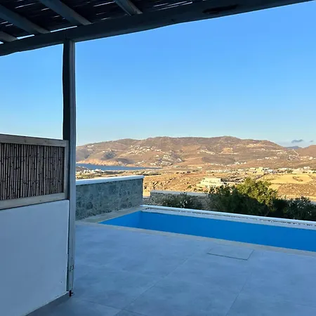 Daire Ene's Mykonos *