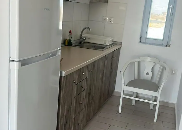 Ene's Mykonos Klouvas